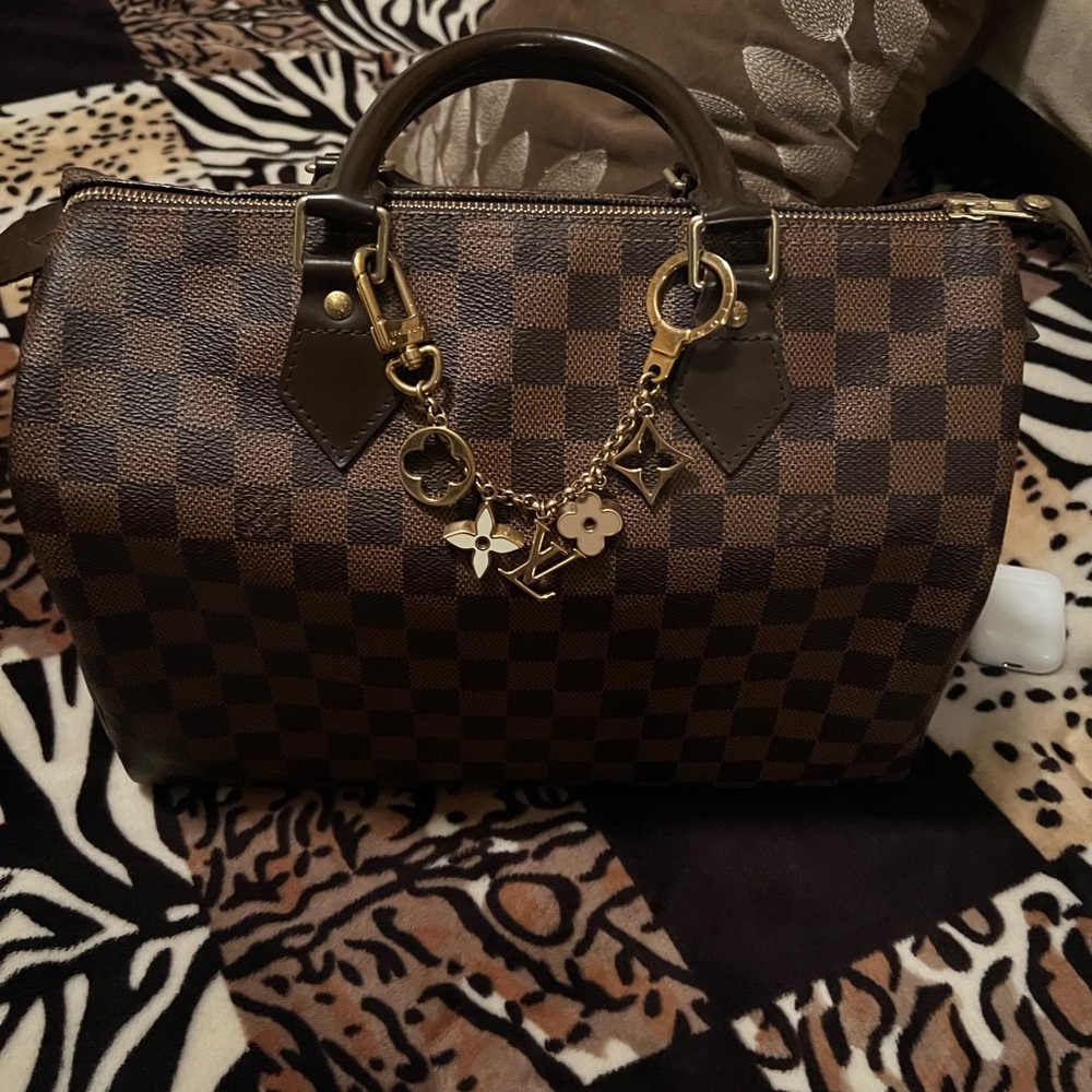 SOLD Louis Vuitton speedy ebene w charm